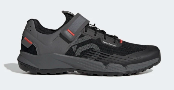 Core Black / Grey Three / Red