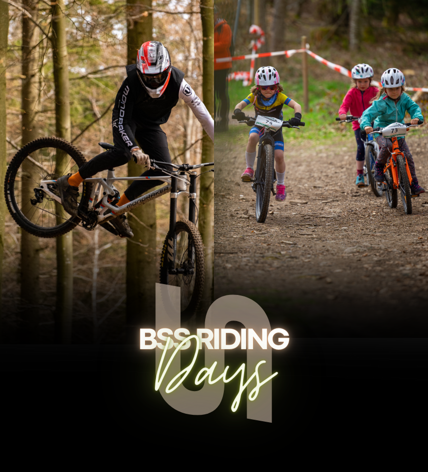 Mehrere Kinder fahren mit Mountainbikes durch den Wald, ein Kind vorne hebt das Vorderrad – darunter der Schriftzug "Bergfest Rides".