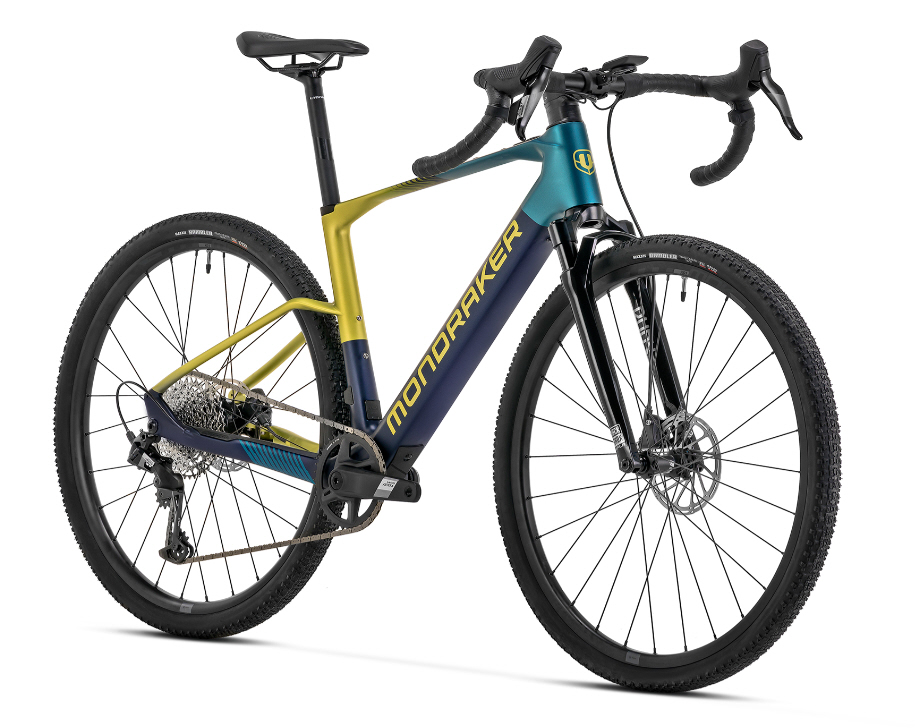 Mondraker Dusty R – vordere Schrägansicht mit markantem Rahmen und Gravel-Komponenten.